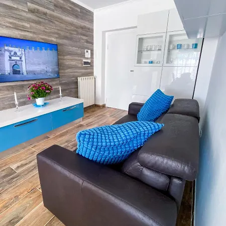 Apartment House *